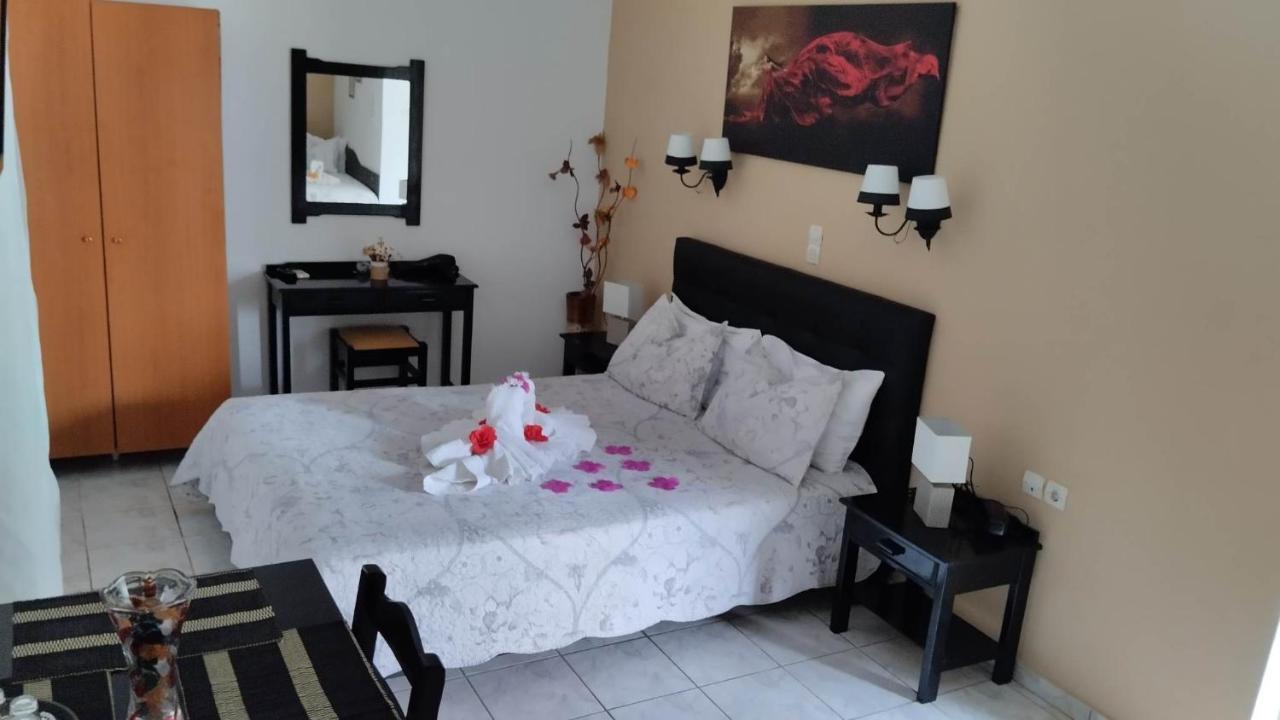 Golden Sun Apartments Rodakino Exterior foto