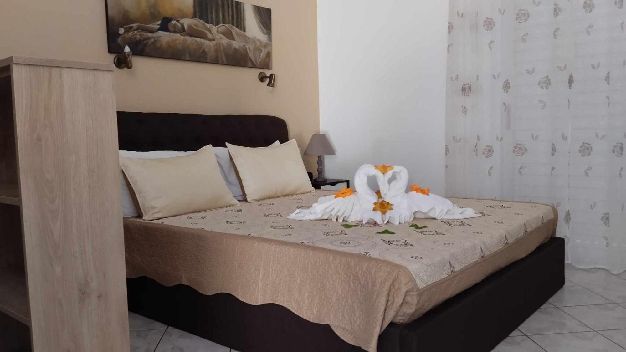 Golden Sun Apartments Rodakino Exterior foto